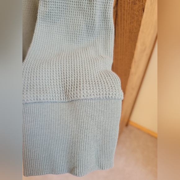 Gap maternity waffle top - Picture 5 of 5